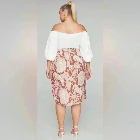 Fashion To Figure Blythe Faux Wrap Printed Skirt size 2 - Picture 3 of 10